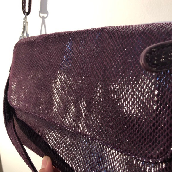 Purple faux snake print cross body purse - Picture 3 of 8
